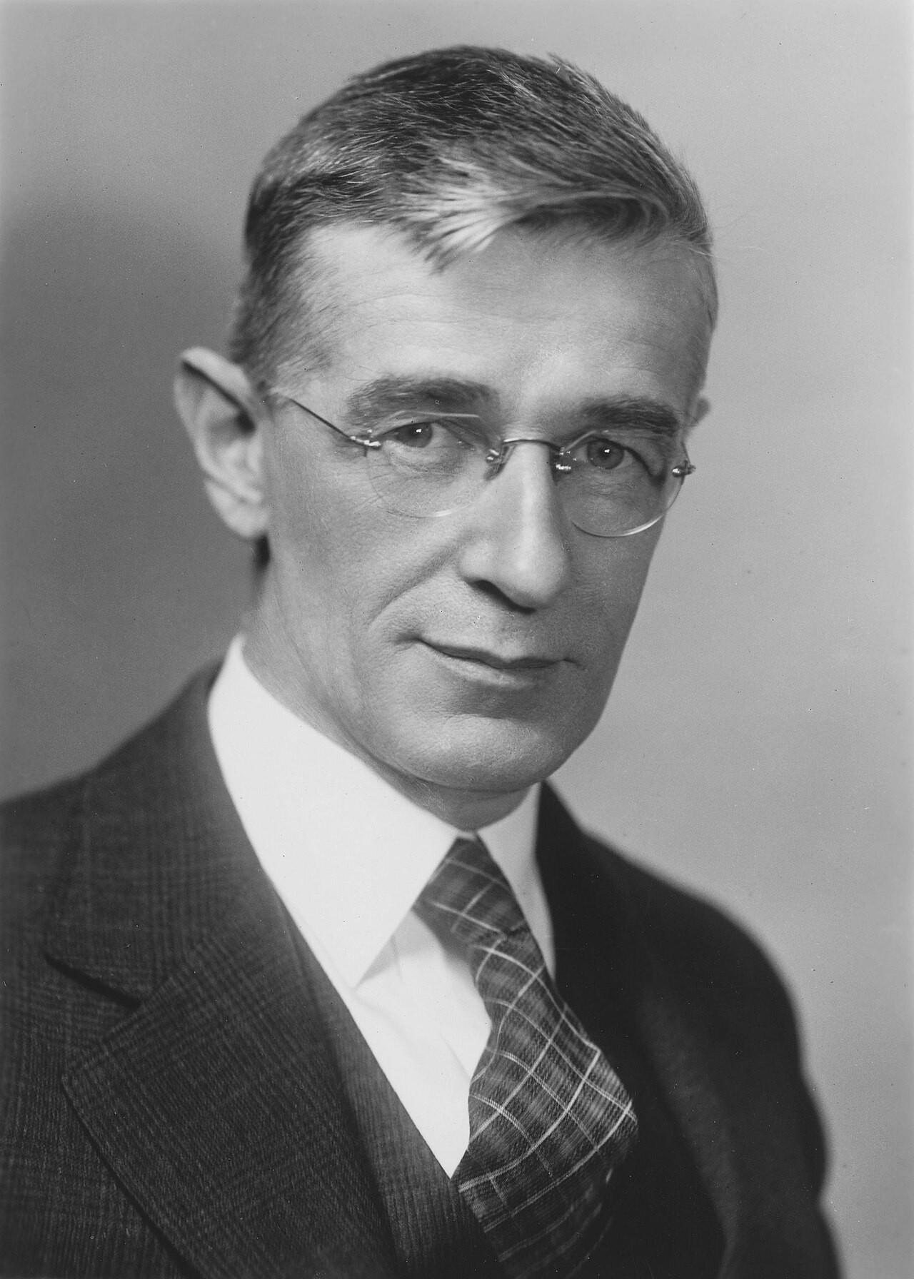 Retrato de Vannevar Bush